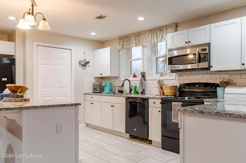 Kitchen - 177 Fox Run Rd, Pendleton, KY 40055 photo 2 of 5
