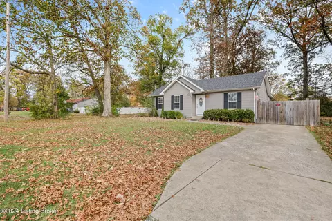 1430 12 Forest Dr, Louisville, KY 40219