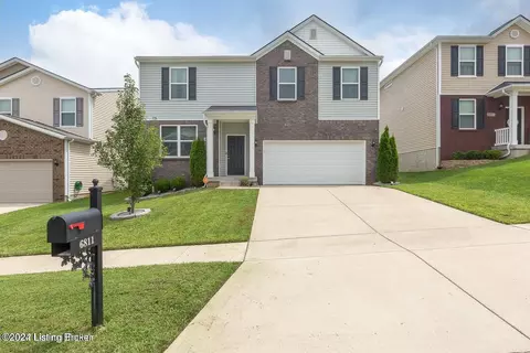 6811 Brittany Oak Dr, Louisville, KY 40229