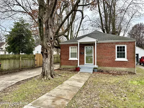 6126 Lone Oak Trl, Louisville, KY 40214