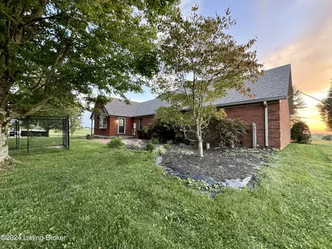 Exterior - 1090 Mclain Rd, Springfield, KY 40069 photo 12 of 24