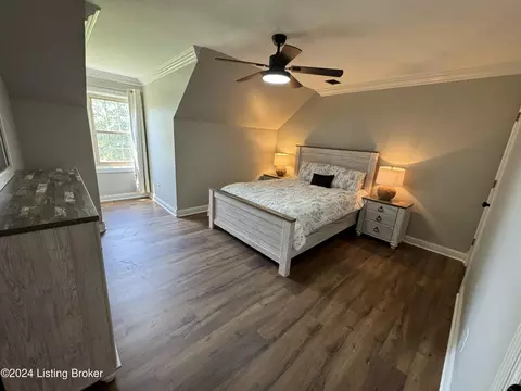 Bedroom - 1090 Mclain Rd, Springfield, KY 40069 photo 9 of 11