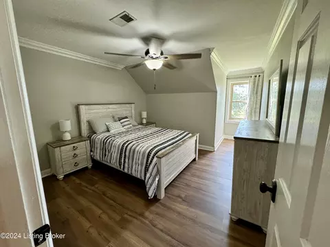 Bedroom - 1090 Mclain Rd, Springfield, KY 40069 photo 6 of 11
