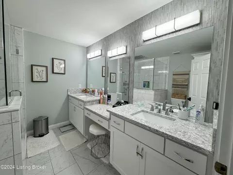 Bath - 1090 Mclain Rd, Springfield, KY 40069 photo 5 of 11