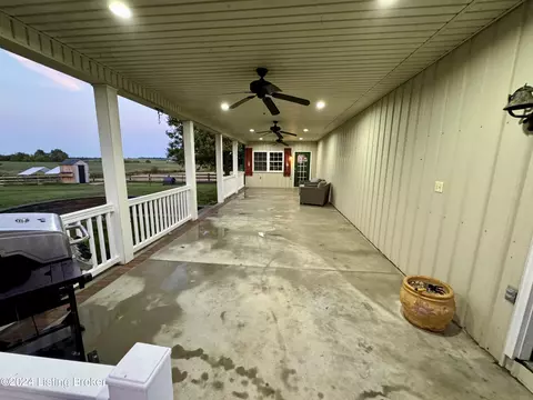 Exterior - 1090 Mclain Rd, Springfield, KY 40069 photo 16 of 24