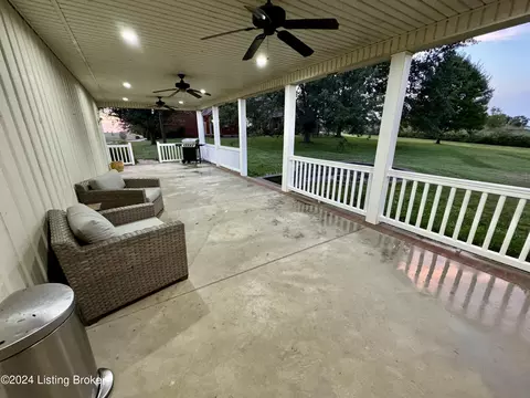 Exterior - 1090 Mclain Rd, Springfield, KY 40069 photo 19 of 24
