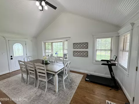 Dining - 1090 Mclain Rd, Springfield, KY 40069 photo 4 of 6