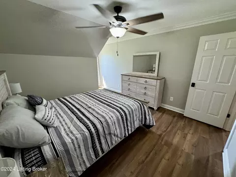 Bedroom - 1090 Mclain Rd, Springfield, KY 40069 photo 7 of 11