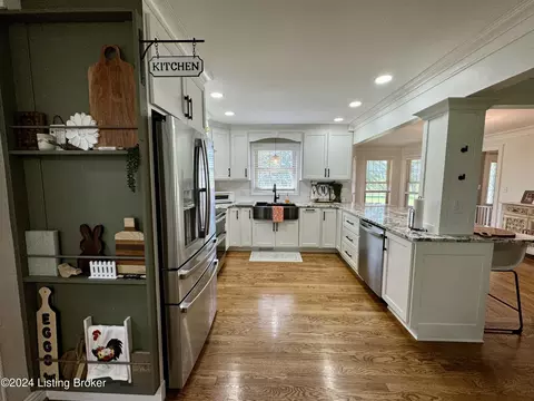 Kitchen - 1090 Mclain Rd, Springfield, KY 40069 photo 2 of 8