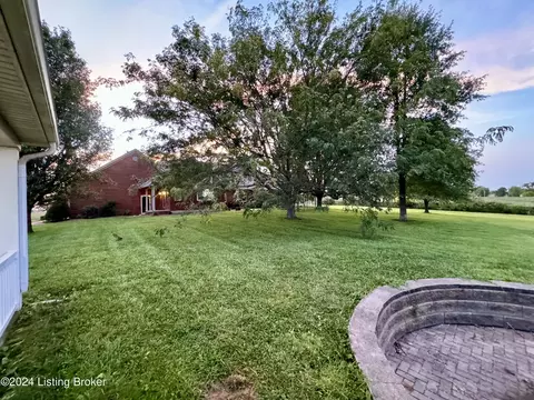 Exterior - 1090 Mclain Rd, Springfield, KY 40069 photo 22 of 24