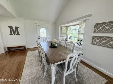Dining - 1090 Mclain Rd, Springfield, KY 40069 photo 5 of 6