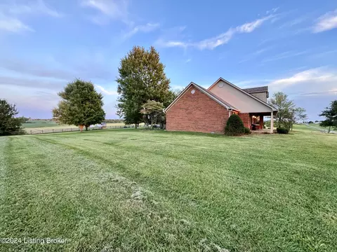 Exterior - 1090 Mclain Rd, Springfield, KY 40069 photo 7 of 24