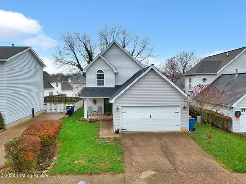 3910 Pinoak View Ct, Louisville, KY 40299