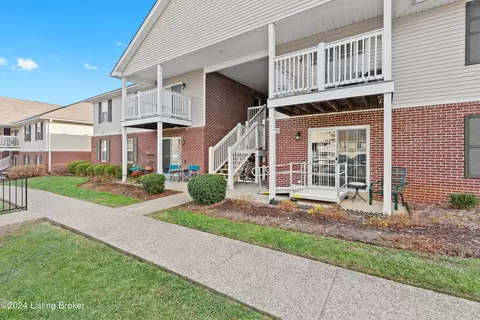 175 Central Blvd #15, Mount Washington, KY 40047
