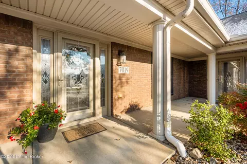 7019 Adeno Way, Louisville, KY 40291