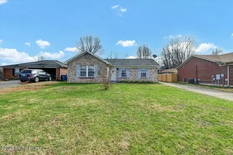 3121 Pine Trace Ct, Louisville, KY 40272