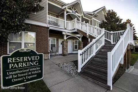 9003 Falcon Crest Ct UNIT 105, Louisville, KY 40219