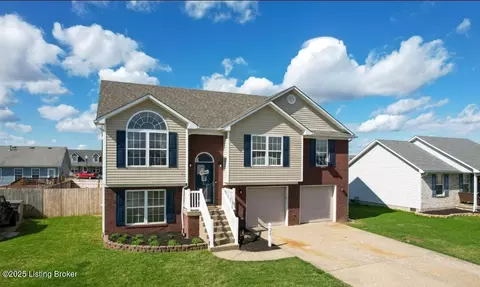 490 Lakes Of Dogwood Blvd, Shepherdsville, KY 40165