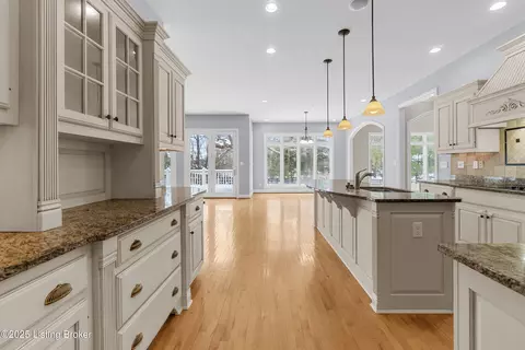 Kitchen - 7612 Endecott Pl, Prospect, KY 40059 photo 1 of 5