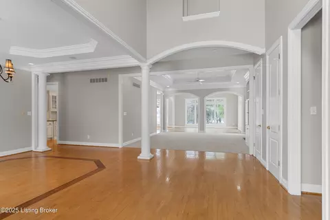 Living - 7612 Endecott Pl, Prospect, KY 40059 photo 1 of 13