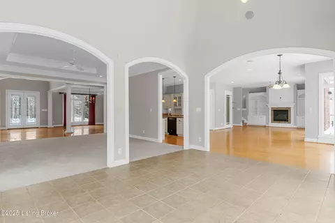 Entry Way - 7612 Endecott Pl, Prospect, KY 40059 photo 1 of 10