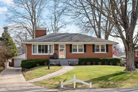 7703 Sierra Trl, Louisville, KY 40214