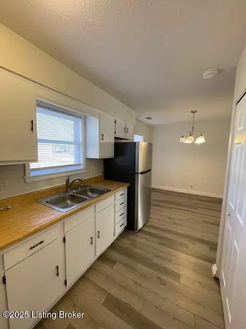 Kitchen - 208 Marvin Ave, Brooks, KY 40109 photo 2 of 3