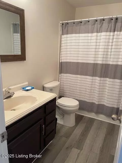 Bath - 208 Marvin Ave, Brooks, KY 40109 photo 1 of 2