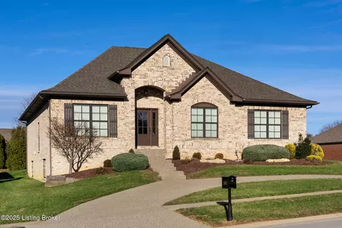 1068 Champions Cir, Simpsonville, KY 40067