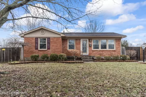 10610 Torrington Rd, Louisville, KY 40272