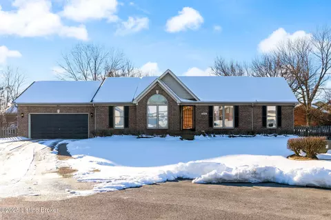 8202 Jonathan Ct, Louisville, KY 40228
