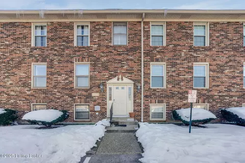 8132 Lake Ter #F9, Louisville, KY 40222