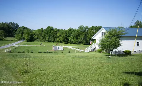 Exterior - 1375 Carpenter Rd, Wallingford, KY 41093 photo 8 of 8