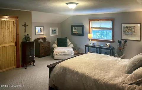 Bedroom - 1375 Carpenter Rd, Wallingford, KY 41093 photo 8 of 9