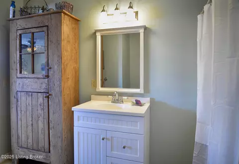 Bath - 1375 Carpenter Rd, Wallingford, KY 41093 photo 1 of 5