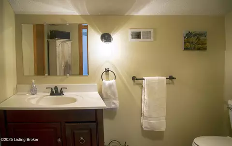 Bath - 1375 Carpenter Rd, Wallingford, KY 41093 photo 5 of 5