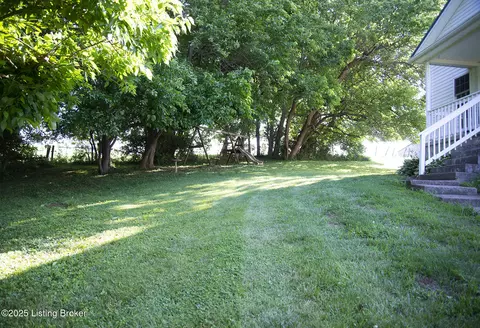 Exterior - 1375 Carpenter Rd, Wallingford, KY 41093 photo 7 of 8