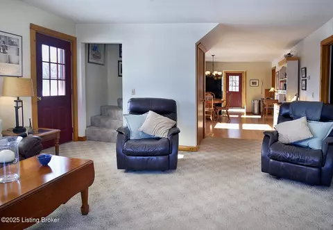 Living - 1375 Carpenter Rd, Wallingford, KY 41093 photo 3 of 3