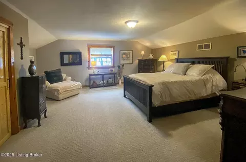 Bedroom - 1375 Carpenter Rd, Wallingford, KY 41093 photo 5 of 9