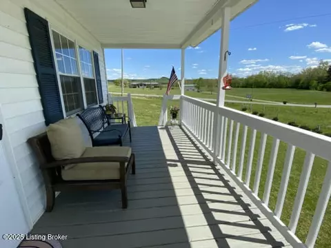 Exterior - 1375 Carpenter Rd, Wallingford, KY 41093 photo 6 of 8