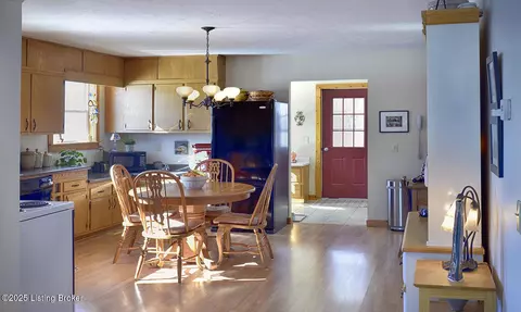 Kitchen - 1375 Carpenter Rd, Wallingford, KY 41093 photo 3 of 4