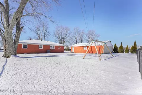 Exterior - 176 Stringer Ln, Mount Washington, KY 40047 photo 3 of 6