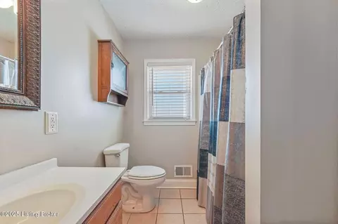 Entry Way - 176 Stringer Ln, Mount Washington, KY 40047 photo 1 of 1