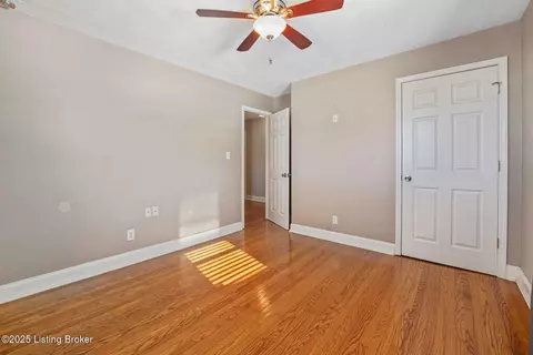 Bedroom - 176 Stringer Ln, Mount Washington, KY 40047 photo 2 of 6