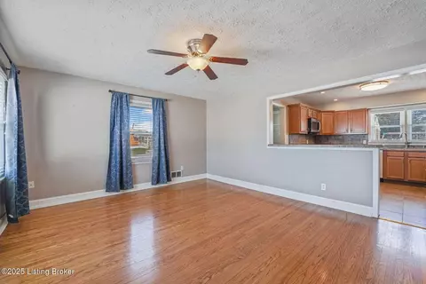 Living - 176 Stringer Ln, Mount Washington, KY 40047 photo 1 of 3