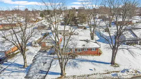 View/Area - 176 Stringer Ln, Mount Washington, KY 40047 photo 1 of 5