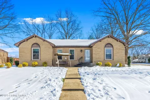 8308 Huntsman Trl, Louisville, KY 40291