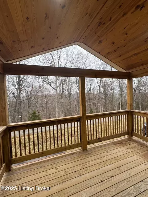 300 Fernwood Ln, Leitchfield, KY 42754