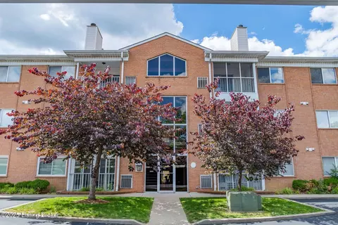3721 Bardstown Rd #202, Louisville, KY 40218