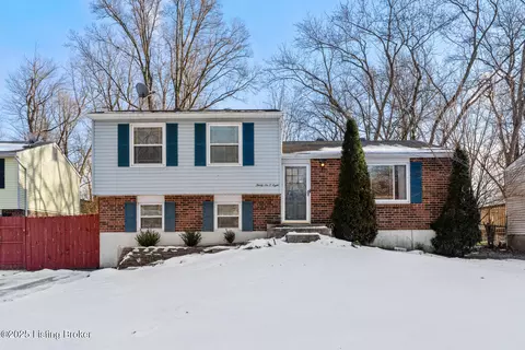 3608 Kiki Ct, Louisville, KY 40219